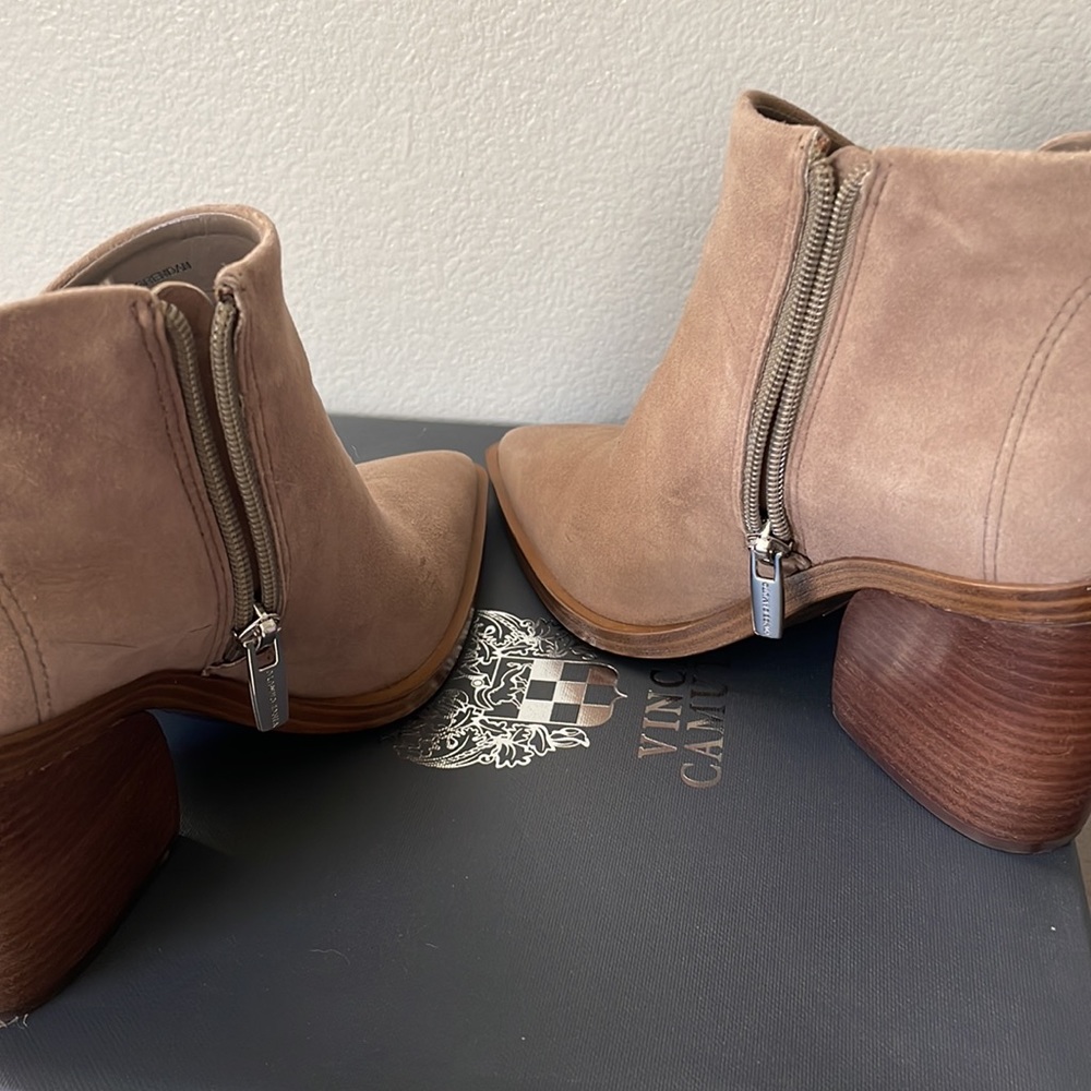 Vince Camuto Ankle Booties Suede Upper Chunky Foxy Sz 8 - Picture 7 of 9